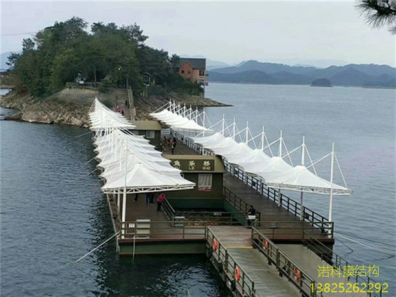 一點(diǎn)歸納的膜結(jié)構(gòu)建筑防雷措施
